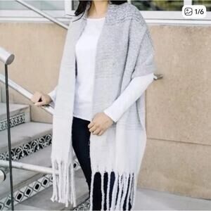 NWOT Anthropologie Mer Sea Always by the Sea Ombre Cozy Wrap Scarf in Gray, OSFA